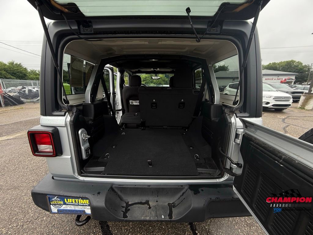 Used 2022 Jeep Wrangler Unlimited Sport image 32