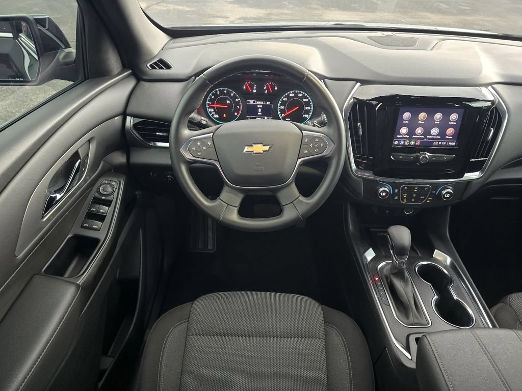 Used 2023 Chevrolet Traverse LT FWD image 13