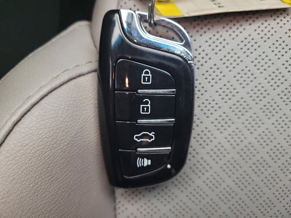 Used 2018 Kia Optima EX image 32