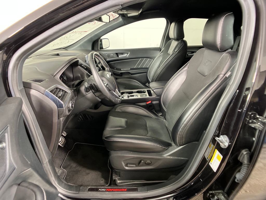 Certified 2023 Ford Edge ST image 33