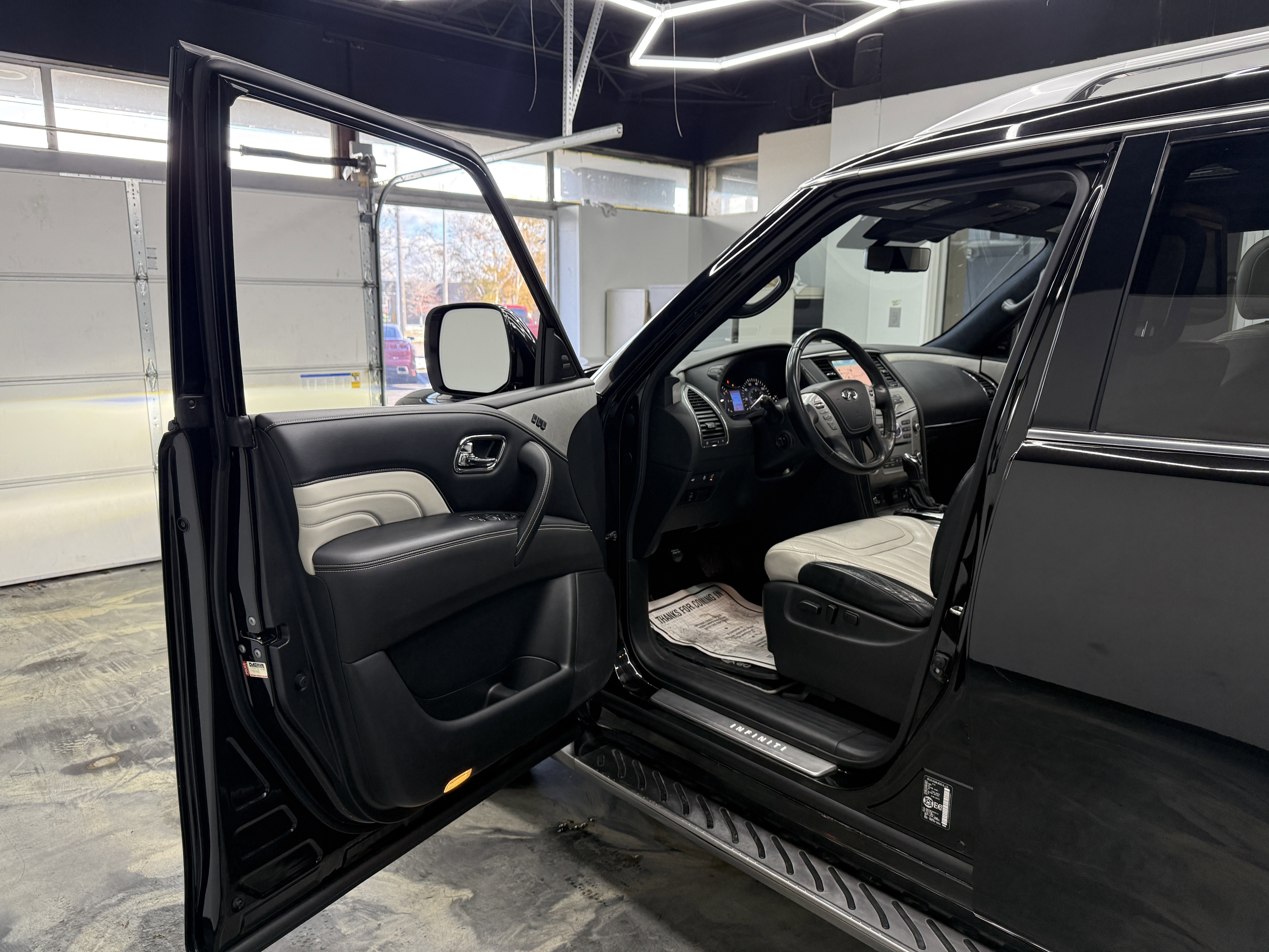 Used 2019 INFINITI QX80 Limited image 9