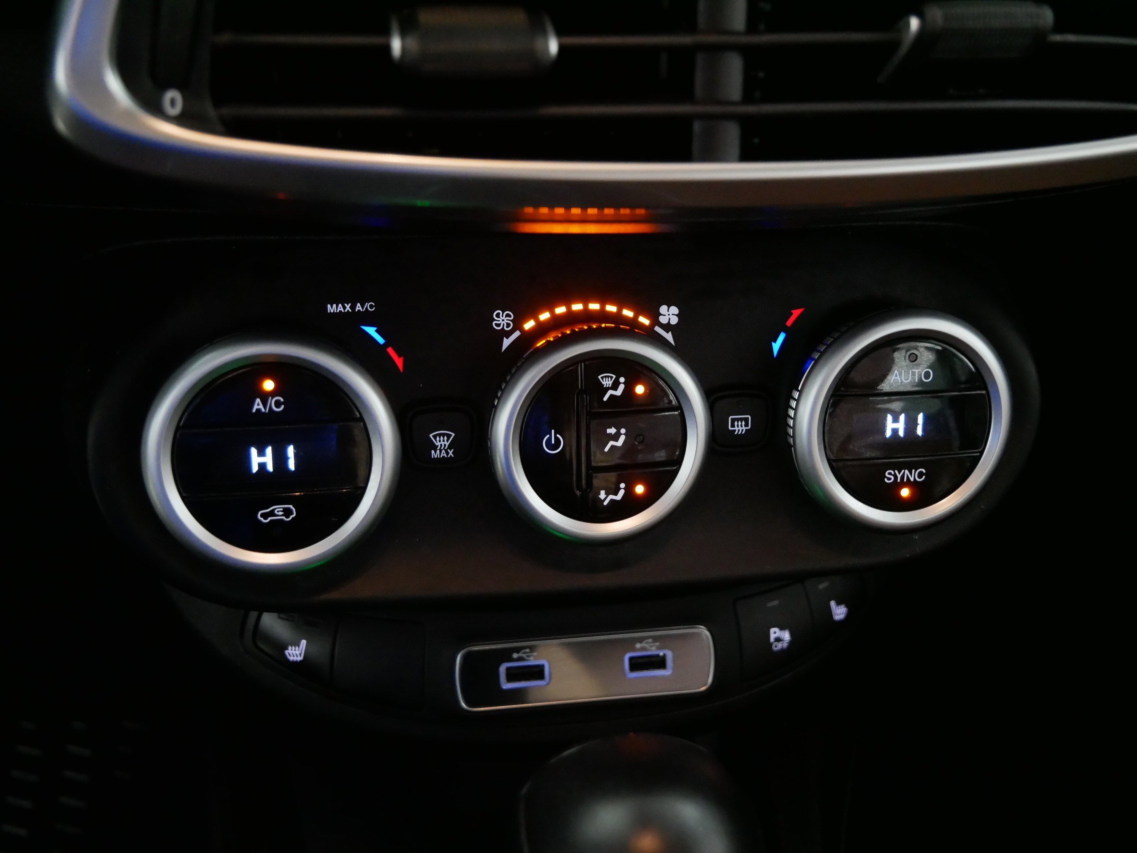 Used 2020 FIAT 500X Trekking Plus w/ Premium Group image 23