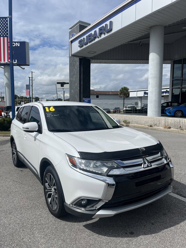 Used 2016 Mitsubishi Outlander SE