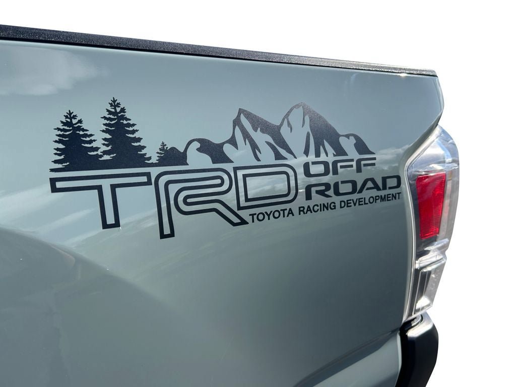 Used 2022 Toyota Tacoma TRD Off-Road AWD/4WD image 32