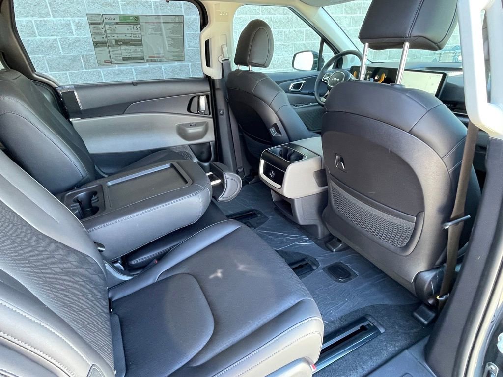 New 2026 Kia Carnival EX image 25