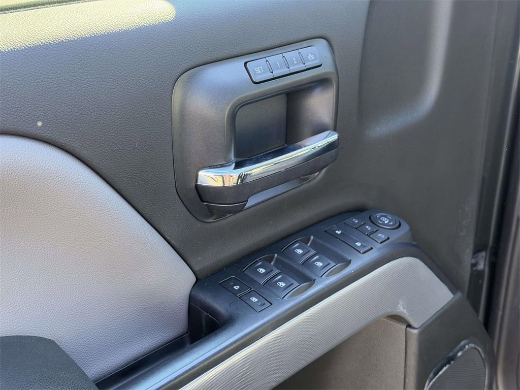 Used 2018 Chevrolet Silverado 1500 LTZ Z71 image 16