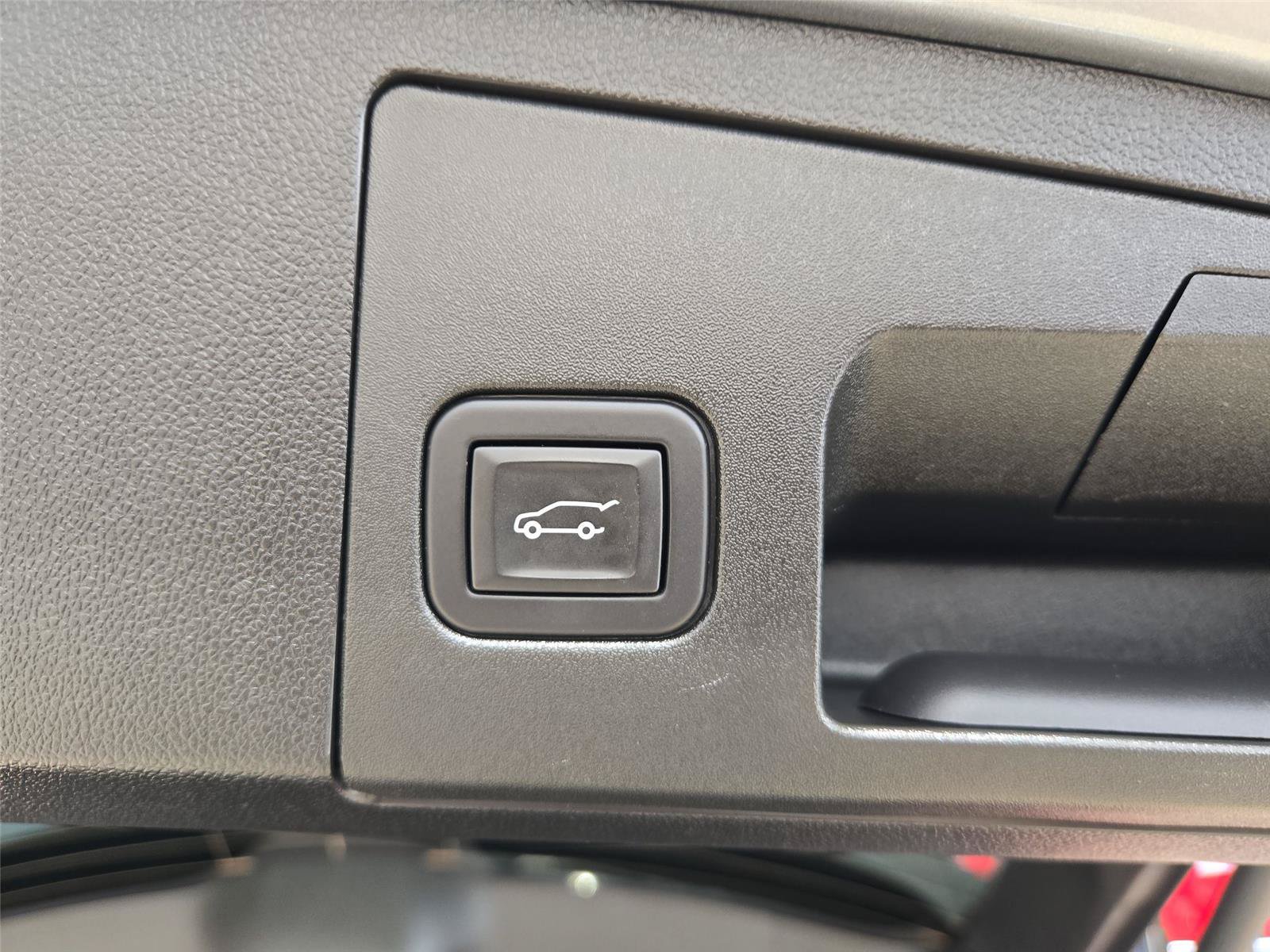 Used 2024 Cadillac XT4 Premium Luxury FWD image 30