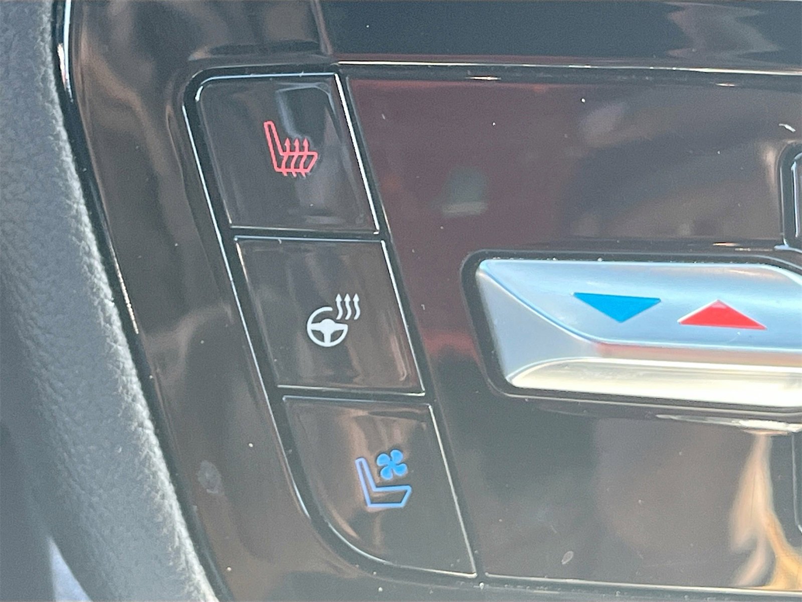 Used 2023 Ford Explorer ST w/ Equipment Group 401A image 21