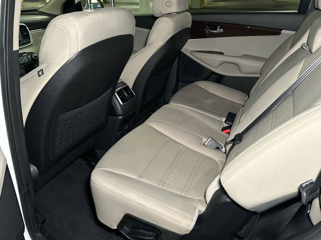 Used 2017 Kia Sorento LX image 15