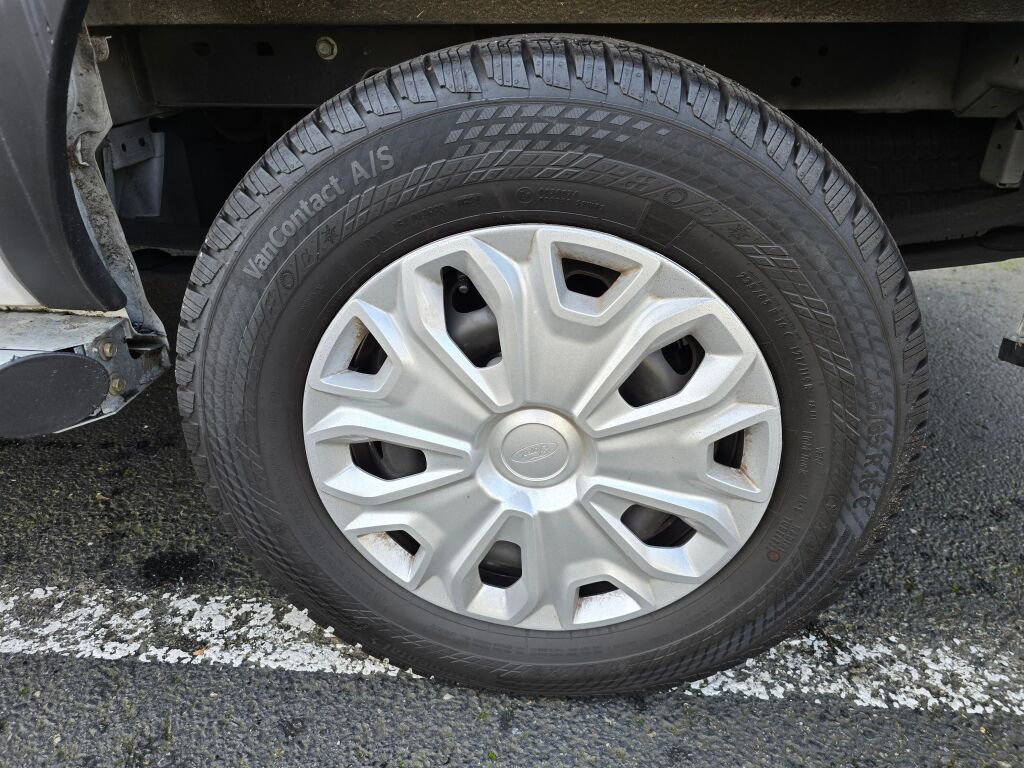 Used 2024 Ford Transit 250 Low Roof w/ Exterior Upgrade Package image 15