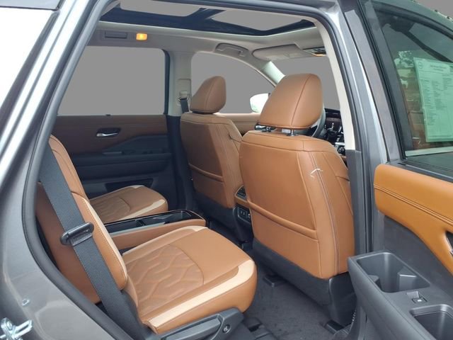 New 2026 Nissan Pathfinder Platinum AWD/4WD image 11