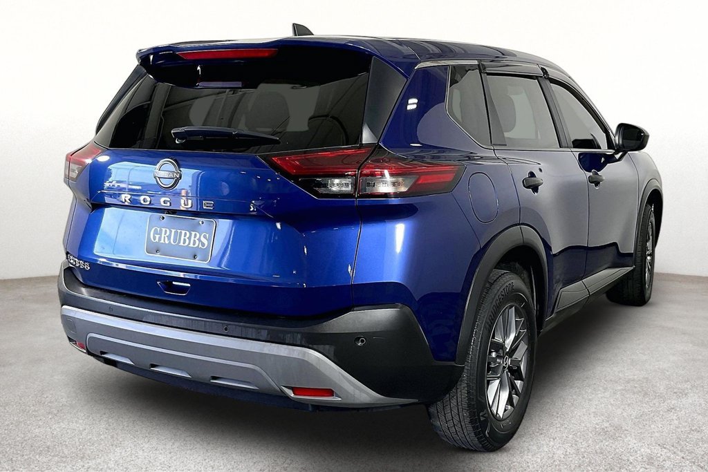 Used 2023 Nissan Rogue S FWD image 2