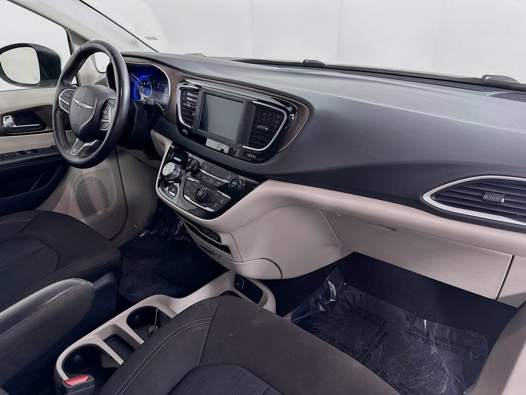 Certified 2023 Chrysler Voyager LX FWD image 38
