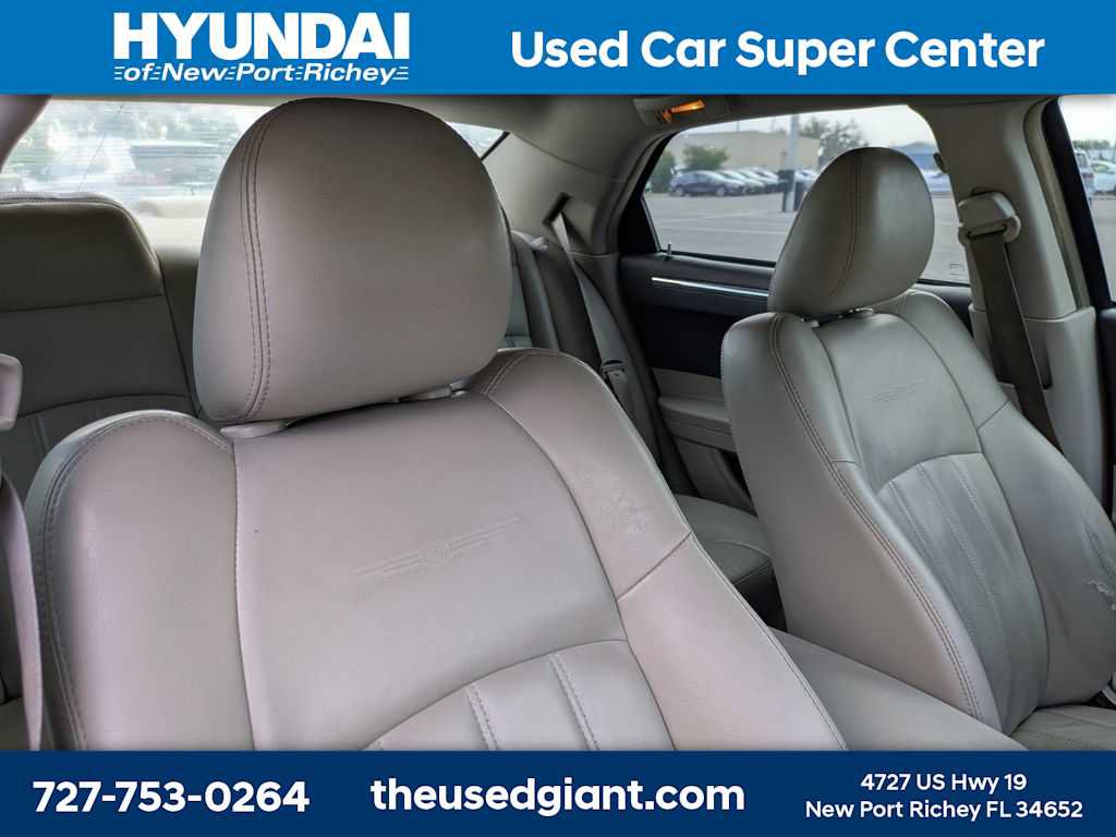 Used 2007 Chrysler 300 C RWD image 6