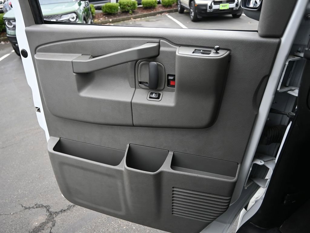 Used 2020 Chevrolet Express 3500 LT w/ LT Preferred Equipment Group image 11