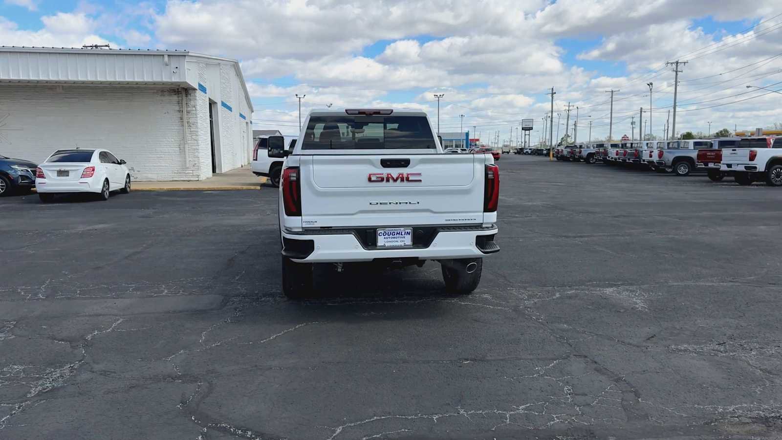 New 2026 GMC Sierra 2500 Denali w/ Denali Reserve Package AWD/4WD image 7