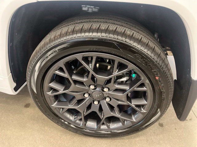 New 2026 Jeep Grand Cherokee Summit w/ Obsidian Package AWD/4WD image 27