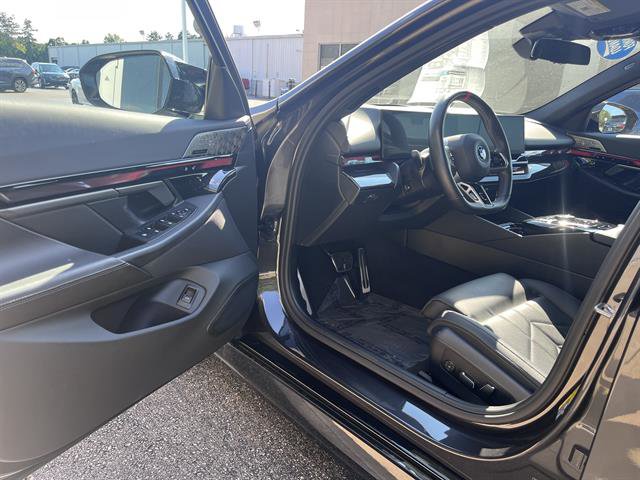 New 2024 BMW i5 M60 w/ Premium Package image 10