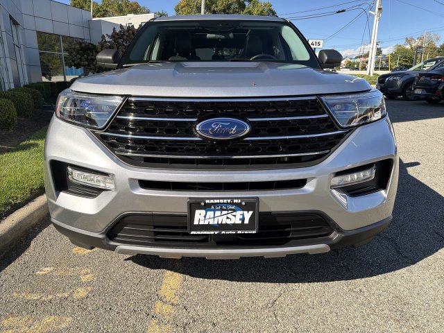 Used 2021 Ford Explorer XLT w/ Equipment Group 202A AWD/4WD image 3