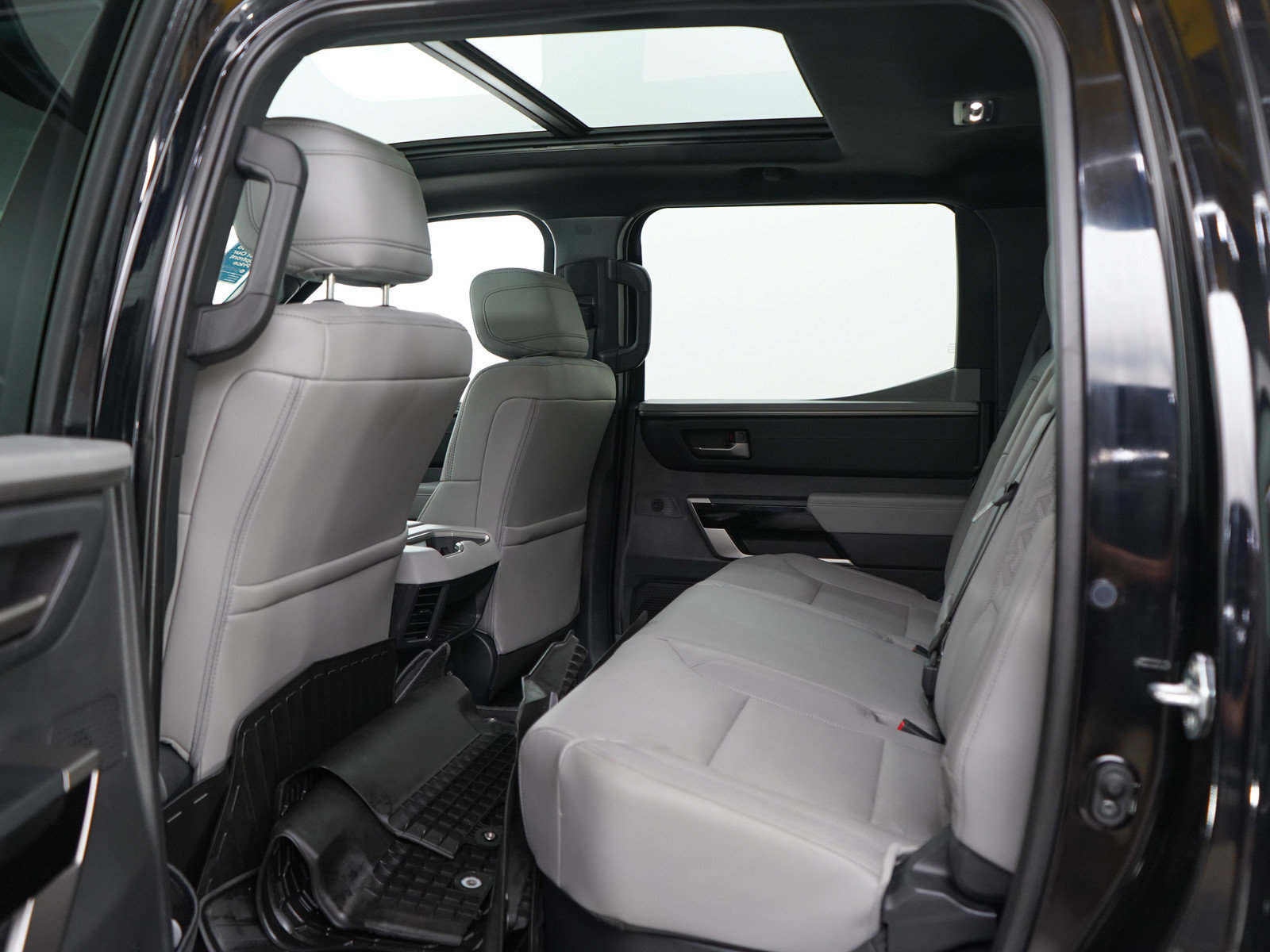 Used 2025 Toyota Tundra Limited AWD/4WD image 19
