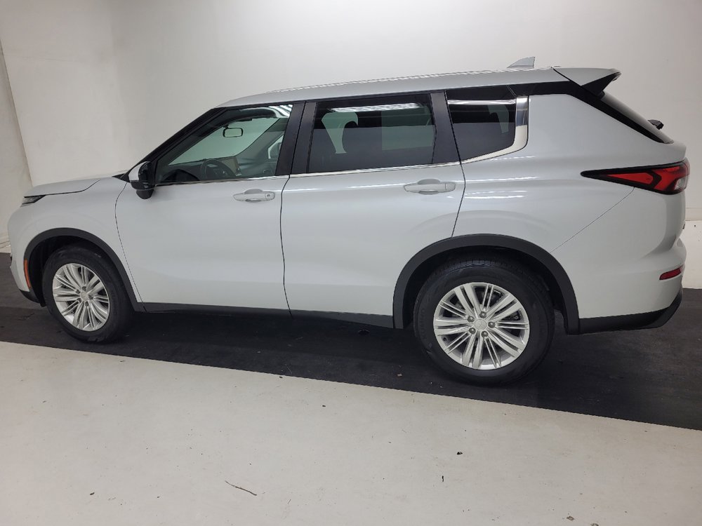 Used 2022 Mitsubishi Outlander ES AWD/4WD image 3