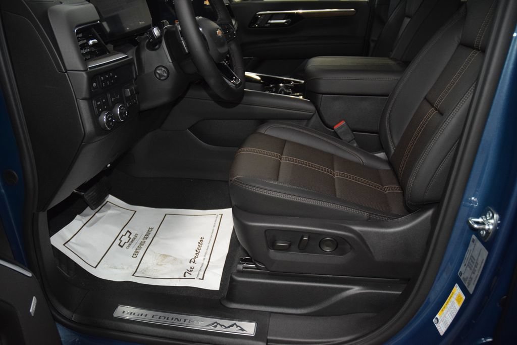 New 2026 Chevrolet Suburban High Country AWD/4WD image 39
