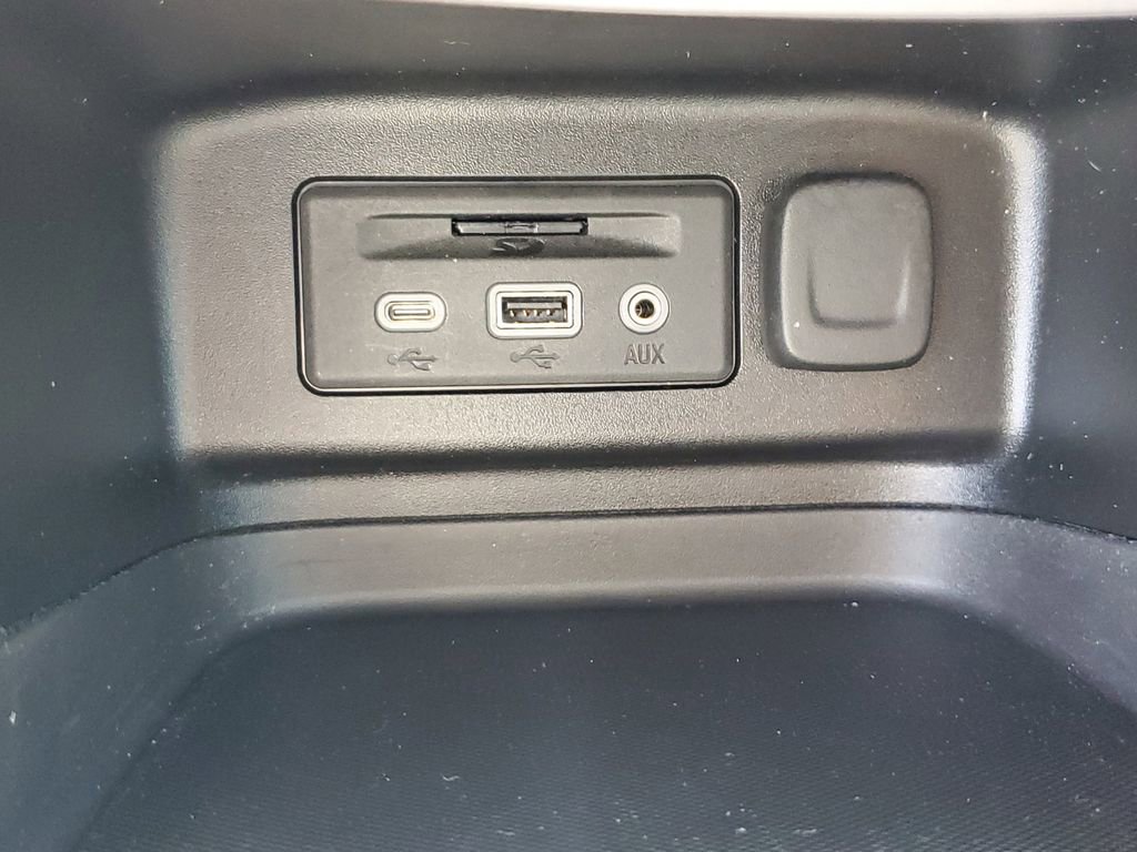 Used 2020 Chevrolet Equinox LT image 32