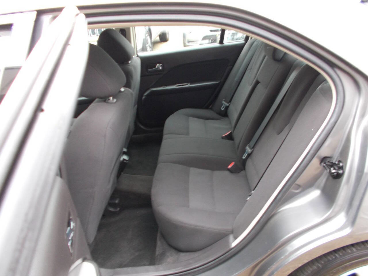 Used 2011 Ford Fusion Hybrid image 16