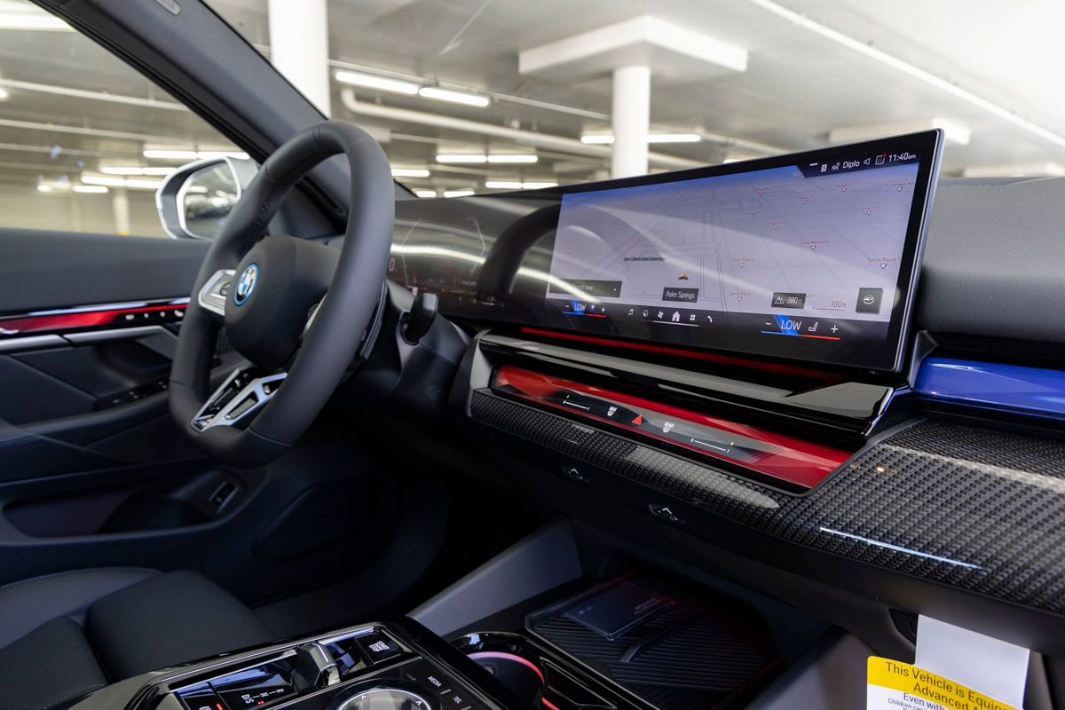 New 2026 BMW 550e xDrive AWD/4WD image 33