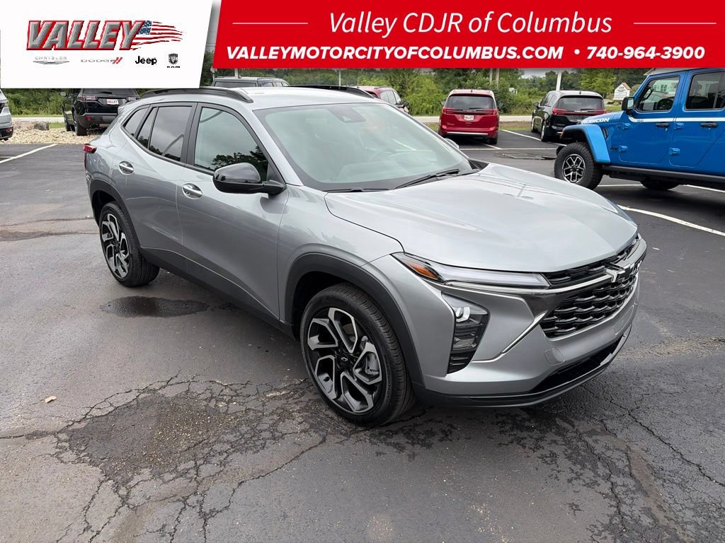 Used 2025 Chevrolet Trax RS w/ Driver Confidence Package FWD video 1