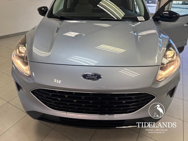 Used 2022 Ford Escape SE w/ SE Sport Appearance Package FWD image 28
