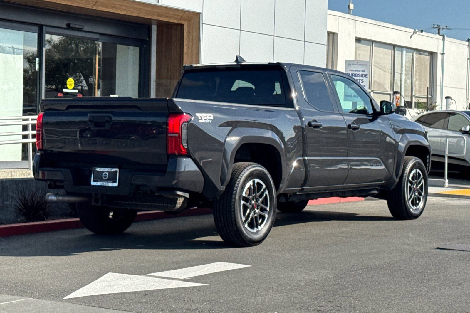 Used 2025 Toyota Tacoma TRD Sport AWD/4WD image 2