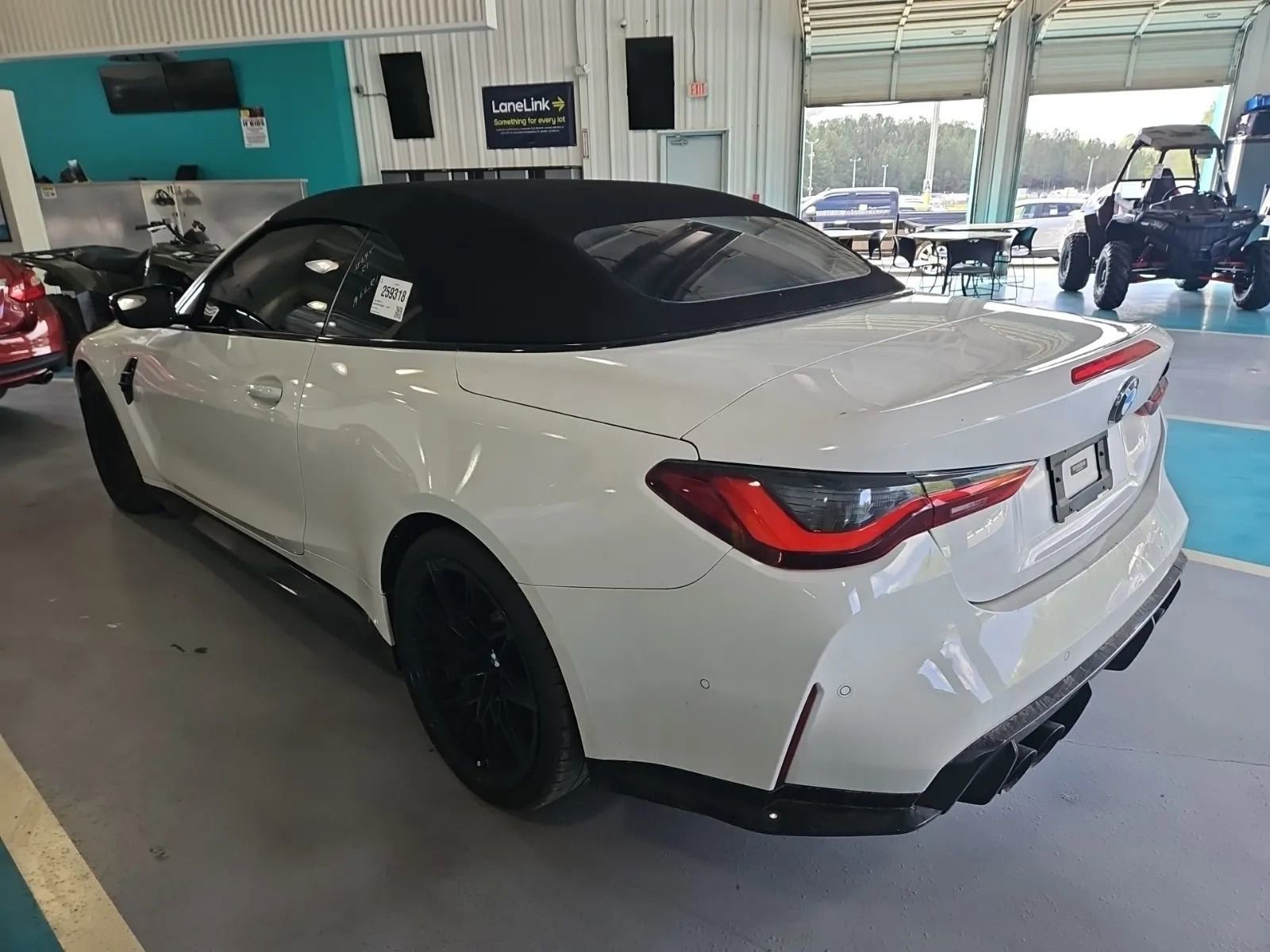 Used 2022 BMW M4 xDrive Competition w/ Parking Assistance Package AWD/4WD image 2