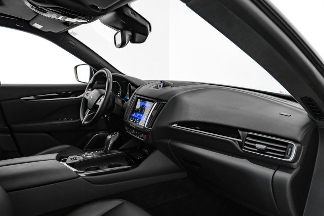 Used 2019 Maserati Levante image 10