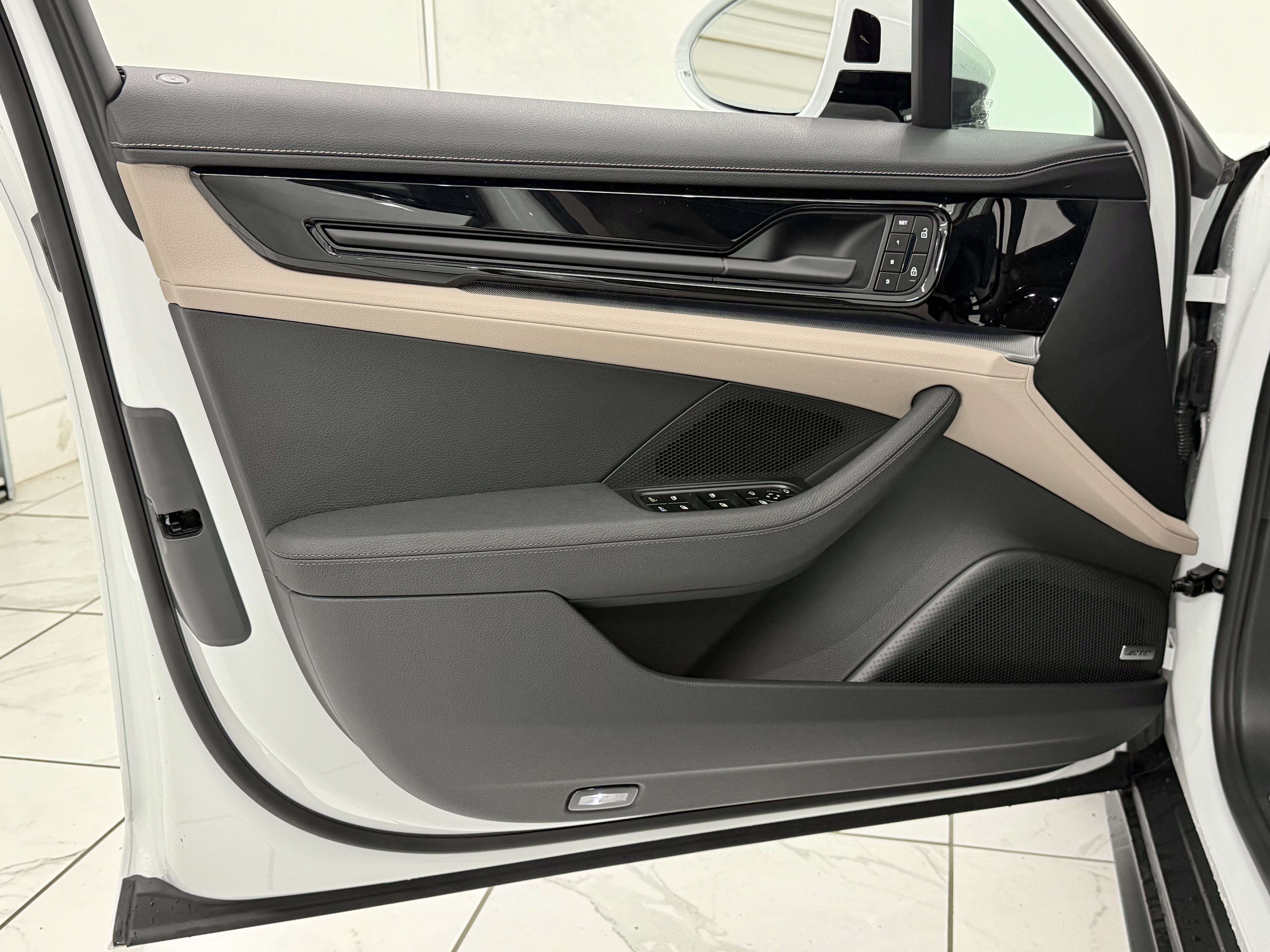 New 2026 Porsche Panamera image 27