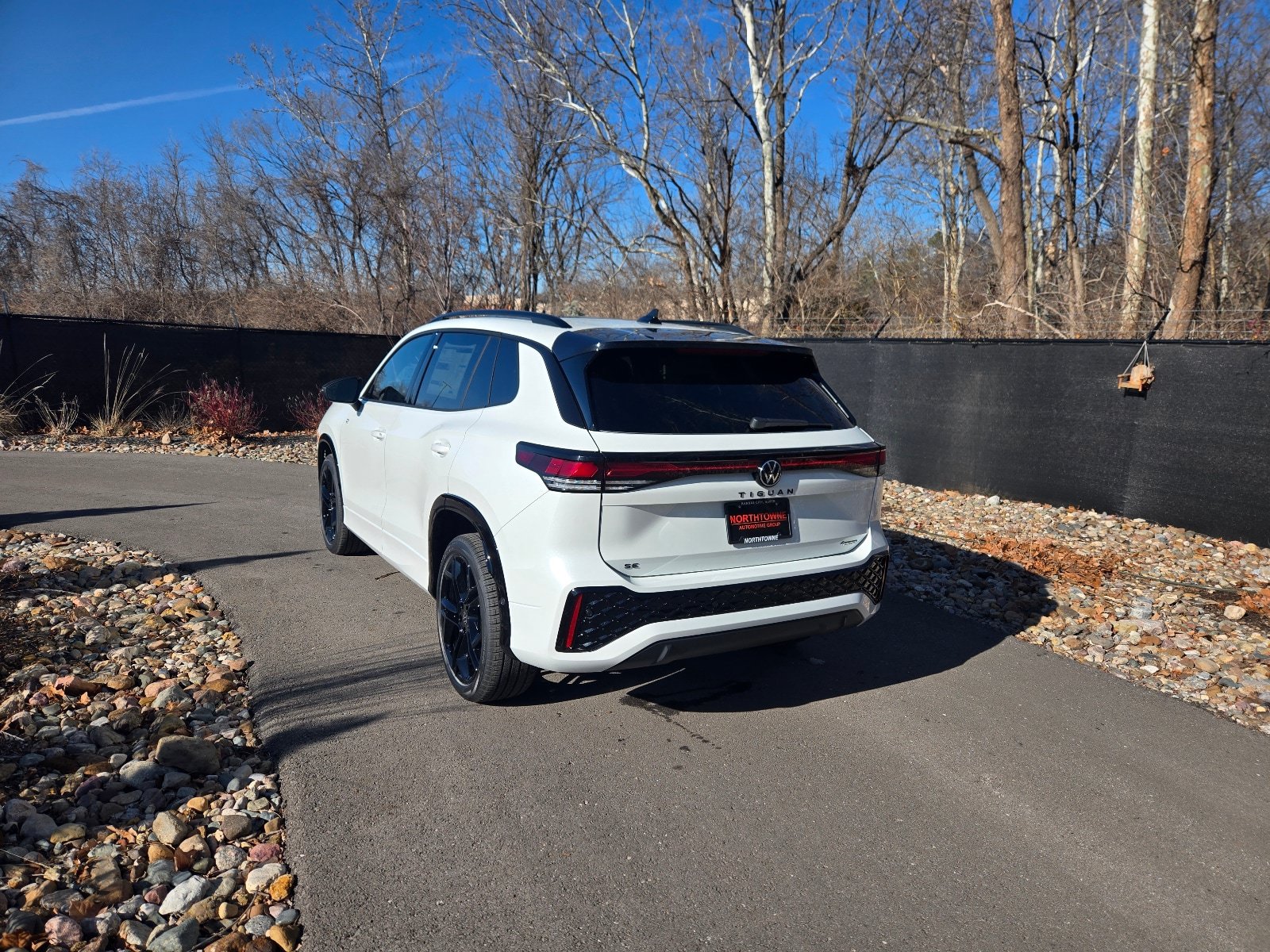 New 2026 Volkswagen Tiguan SE R-Line AWD/4WD image 3