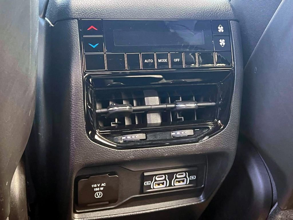 Certified 2025 Jeep Grand Cherokee L Altitude AWD/4WD image 14