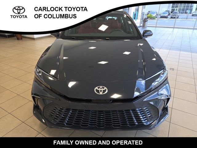 Used 2025 Toyota Camry XSE FWD image 5