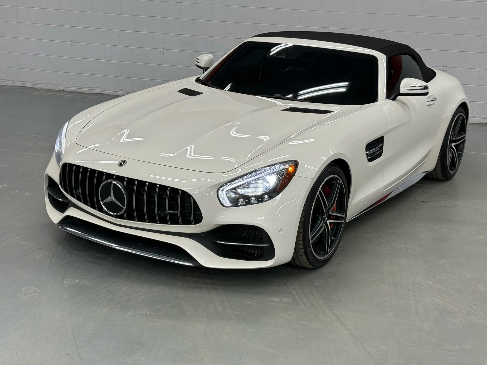 Used 2018 Mercedes-Benz AMG GT C image 4