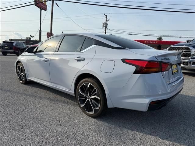 Used 2023 Nissan Altima 2.5 SR AWD/4WD image 5