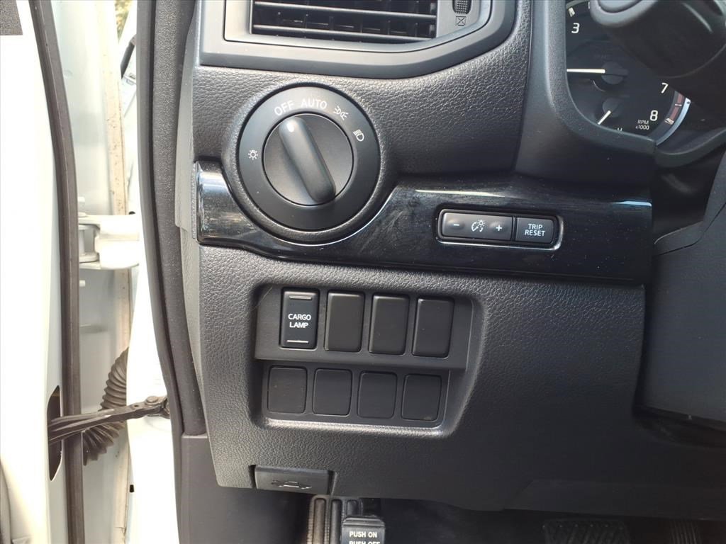 Used 2022 Nissan Titan SV w/ Accessory Utility Package image 13