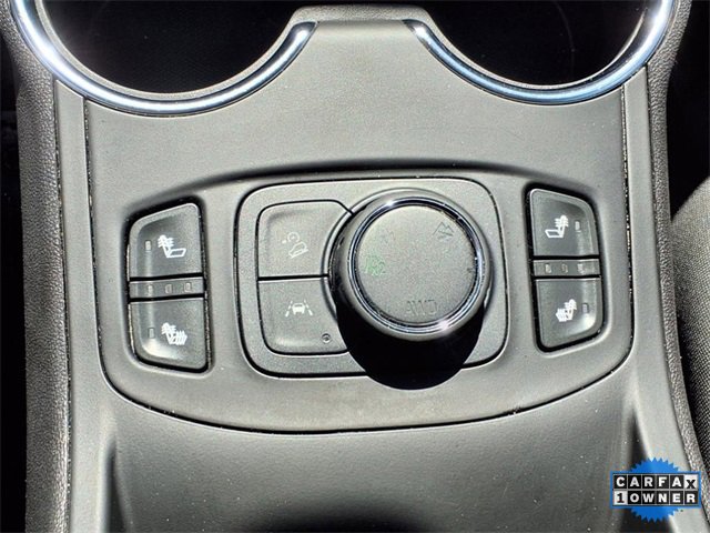 Used 2024 GMC Terrain SLT image 11