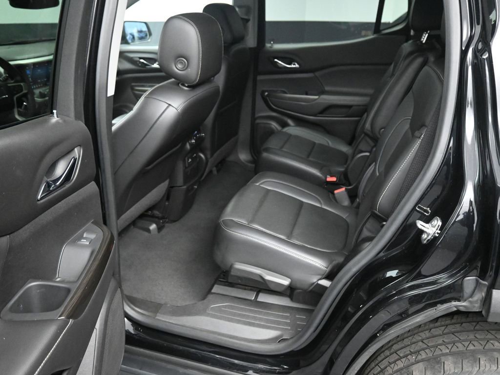 Used 2023 GMC Acadia SLT image 16