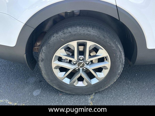 Used 2025 Kia Telluride LX FWD image 17