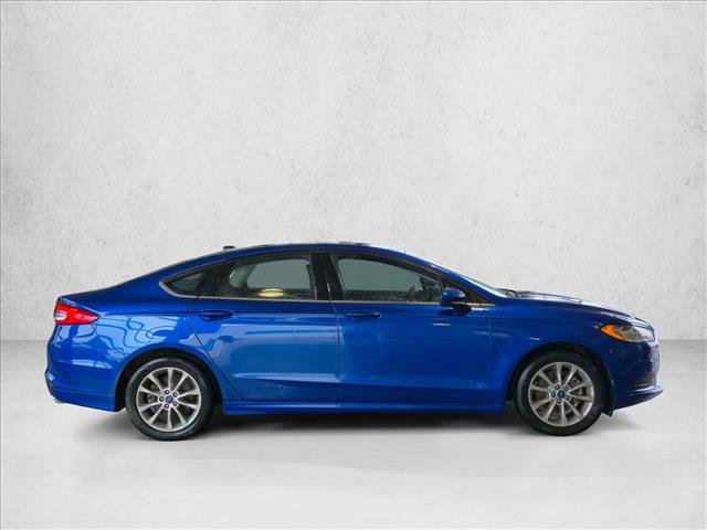 Used 2017 Ford Fusion SE w/ Fusion SE Technology Package FWD image 4