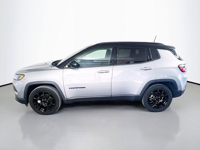 Used 2022 Jeep Compass Altitude FWD image 5