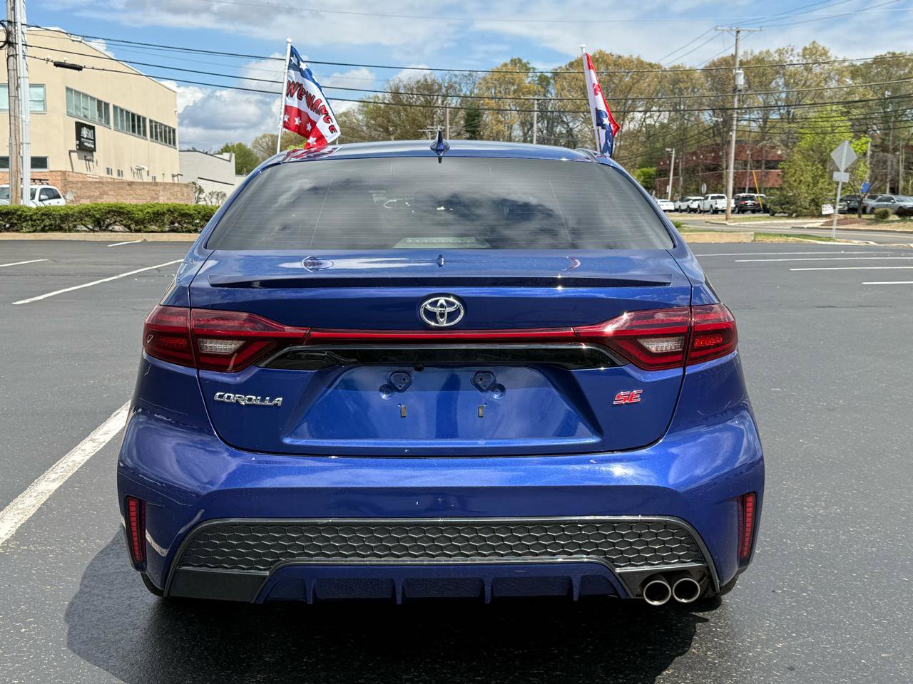 Used 2020 Toyota Corolla SE w/ SE Premium Package FWD image 5