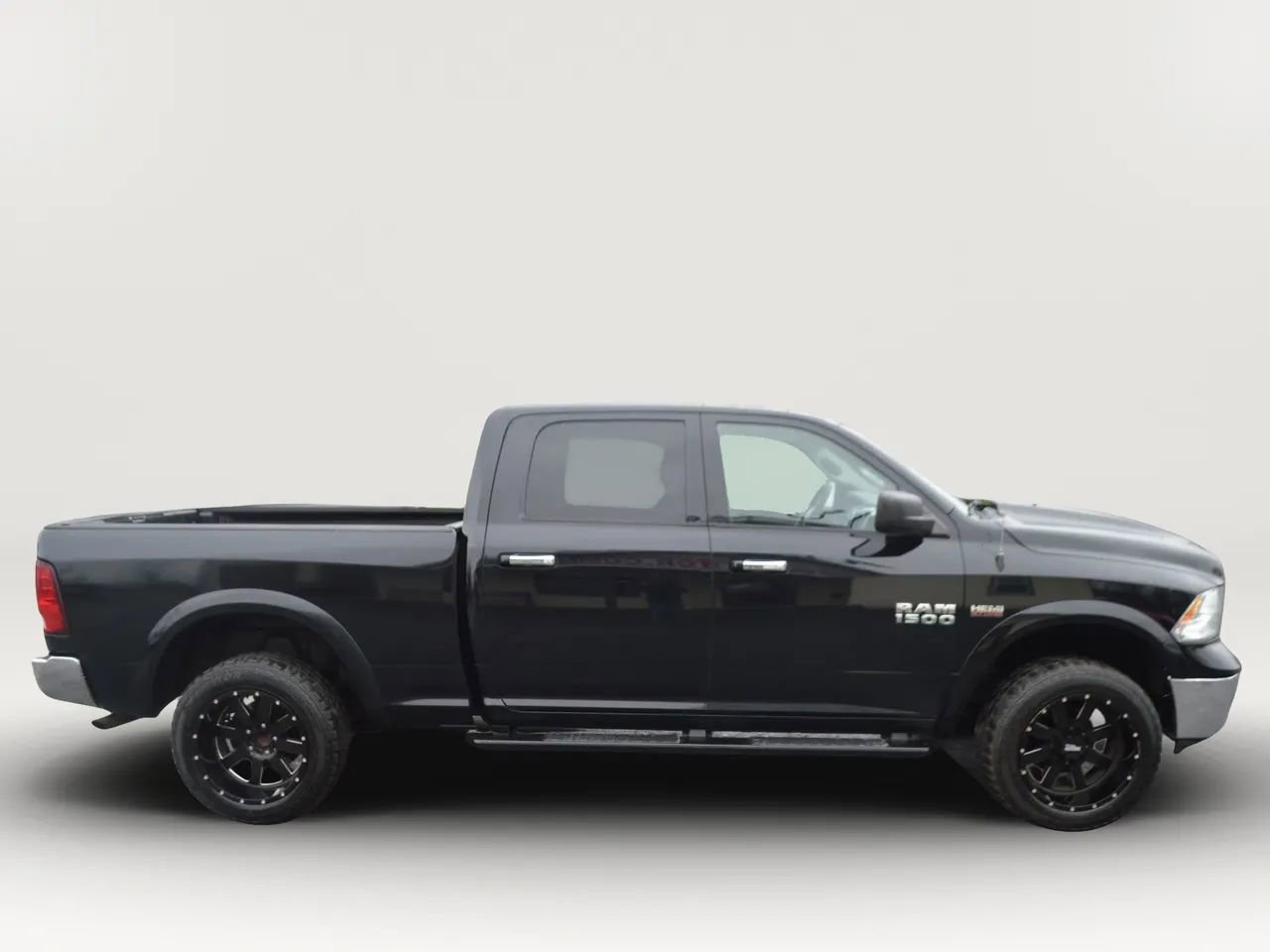 Used 2014 RAM 1500 Outdoorsman image 11