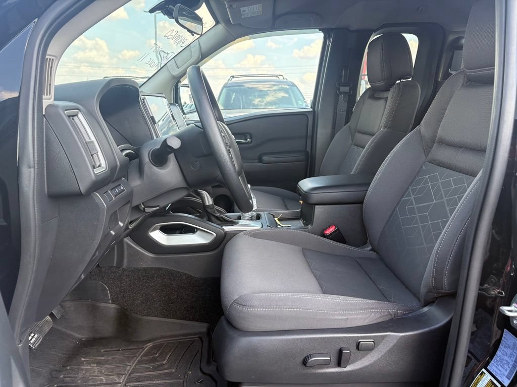 Used 2025 Nissan Frontier SV AWD/4WD image 12