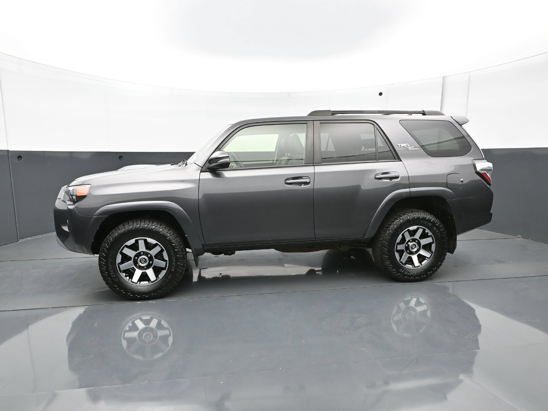 Used 2019 Toyota 4Runner TRD Off-Road Premium AWD/4WD image 3